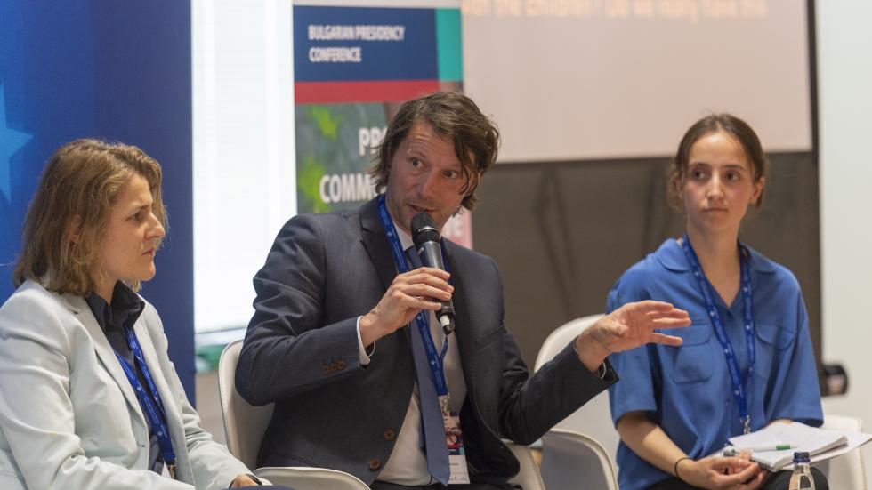 Alen Kofol (middle) speaking at the Towards a European Education Area: Promoting Common Values and Inclusive Education event Alen Kofol speaking along with other participants at the event