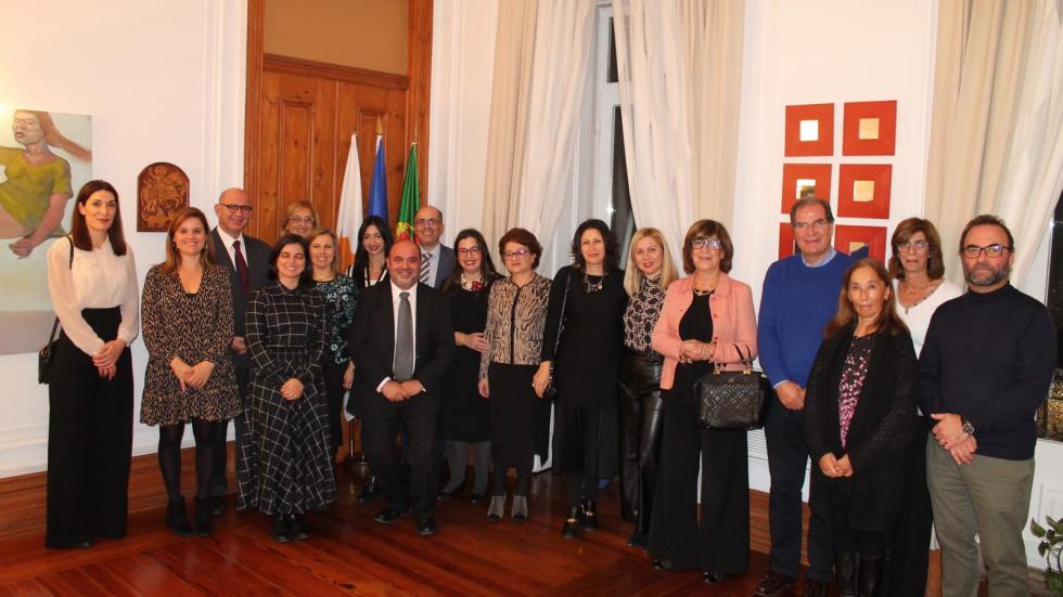 Members of the Cypriot and Portuguese delegations at the Embassy of the Republic of Cyprus in Lisbon Members of the Cypriot and Portuguese delegations at the Embassy of the Republic of Cyprus in Lisbon