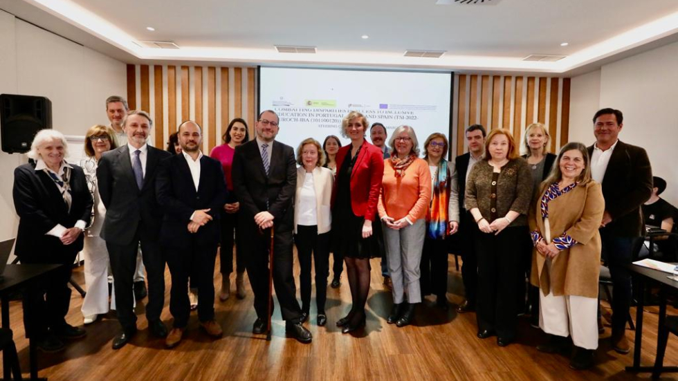Participants at the Technical Support Instrument Steering Committee meeting, including Portuguese Minister of Education, João Costa and Ciresica Feyer, Deputy Head of Unit from DG REFORM, representatives from the three countries participating in the project and Agency representatives. Photo by João Bica Participants at the Steering Committee meeting